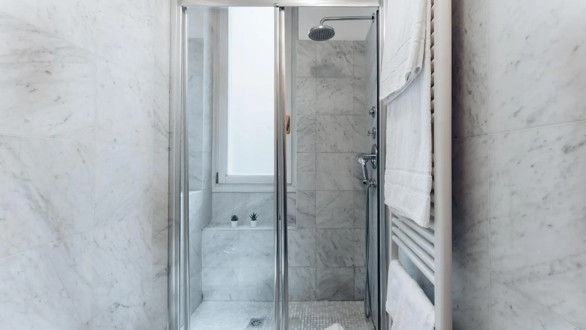 Charming De Togni Apartment Milan